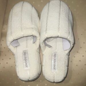 Jones New York White Slippers Soft and Cozy